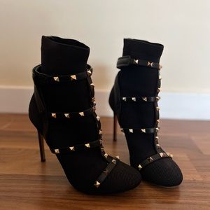 These are a bootie pair of Valentino’s worn twice only indoors, super comfy!!